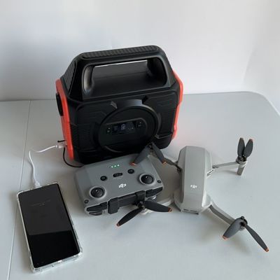 Внутренние/внешние литийные батареи портативный зарядный банк 300W/288W Солнечная мобильная электростанция