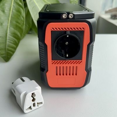 Портативная солнечная электростанция 200 Вт с светодиодным освещением AC Выходной мощностью 5В-20В/2А Ввод адаптера