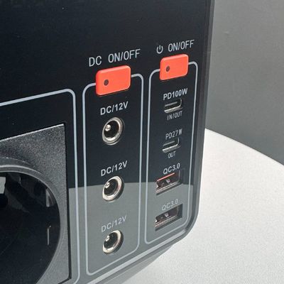 Выход переменного тока 220V 50Hz/110V 60Hz Солнечный генератор Портативная электростанция Экспортер энергии