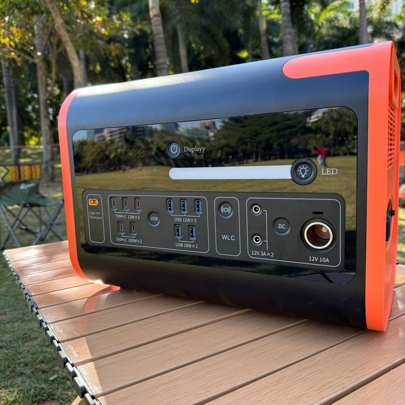 Выход типа С 220В 2200W Чистая синусовая волна портативная электростанция для чрезвычайных ситуаций на открытом воздухе