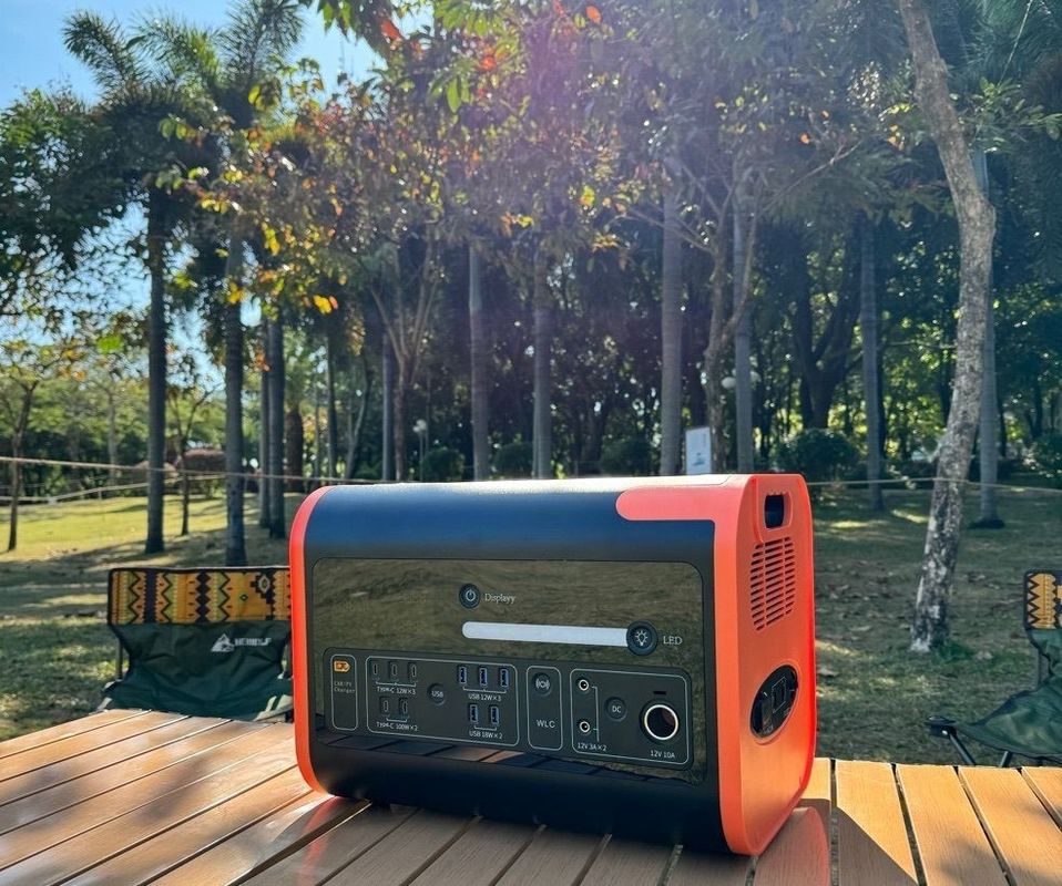 1800W 2000W 2200W портативная электростанция 2kw с литийным аккумулятором LiFePO4 AT22 Черный