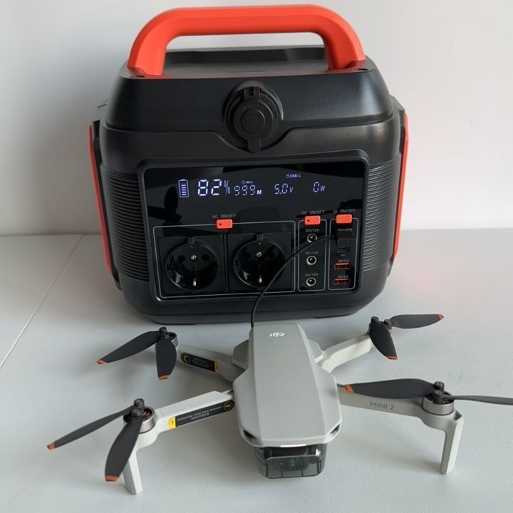LiFePO4 Battery Charging Bank 600W Мобильная мощность с выходом QC3.0 18W и светодиодным освещением 11W