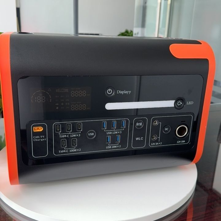 Тип-С 3*18W/2*100W Солнечное энергосберегающее энергоснабжение для наружных энергетических решений
